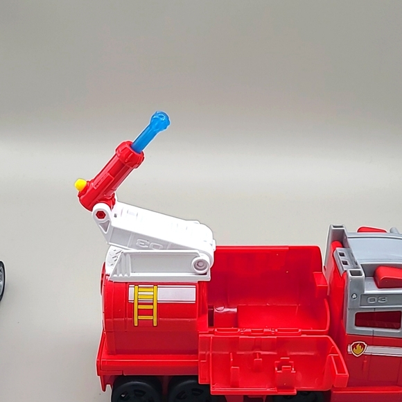 Ambulance Rescue Vehicle & Paw Patrol Marshall's Fire Truck Flashing Light Siren - Picture 12 of 12